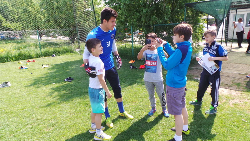 gica hagi si jucatorii viitorului au avut oaspeti de la fundatia real madrid galerie forto 547868 gica hagi si jucatorii viitorului au avut oaspeti de la fundatia real madrid galerie forto 547868