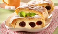 ecuisine.ro Ștrudel cu brânză și cireșe 