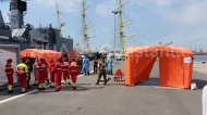 Exerciţiu 40 de persoane, evacuate dintr-o zonă de conflict şi duse în portul militar Constanţa (video)