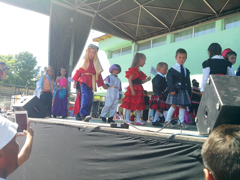 viitorul unei natiuni depinde de nivelul de educatie primarul valentin vrabie a oferit 500 de tablete viitorul unei natiuni depinde de nivelul de educatie primarul valentin vrabie a oferit 500 de tablete