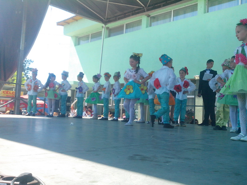 viitorul unei natiuni depinde de nivelul de educatie primarul valentin vrabie a oferit 500 de tablete viitorul unei natiuni depinde de nivelul de educatie primarul valentin vrabie a oferit 500 de tablete