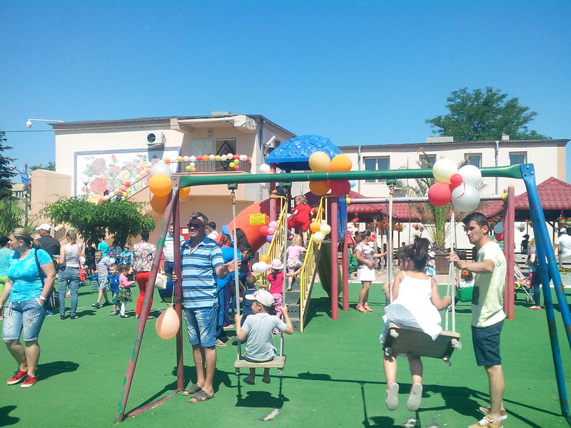 viitorul unei natiuni depinde de nivelul de educatie primarul valentin vrabie a oferit 500 de tablete viitorul unei natiuni depinde de nivelul de educatie primarul valentin vrabie a oferit 500 de tablete