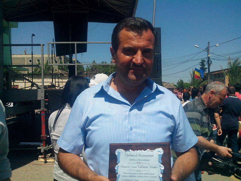 viitorul unei natiuni depinde de nivelul de educatie primarul valentin vrabie a oferit 500 de tablete viitorul unei natiuni depinde de nivelul de educatie primarul valentin vrabie a oferit 500 de tablete