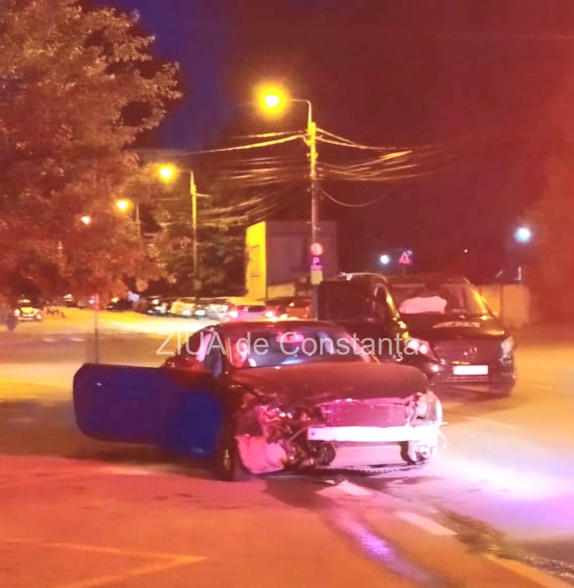 accident la intersectia strazilor mangaliei cu caraiman in municipiul constanta doua autoturisme implicate