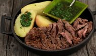 e-retete.ro Steak cu cartofi noi si salsa verde