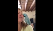 Funny video Cel mai simpatic papagal 