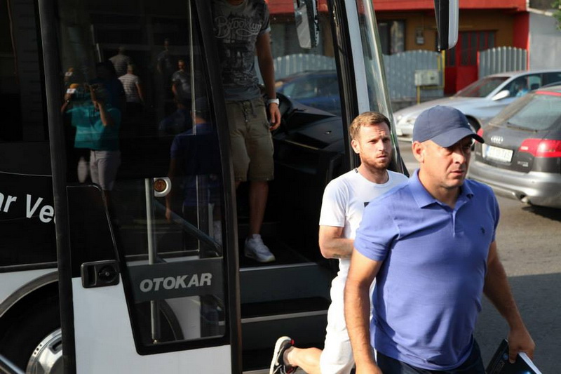 pe langa florin cernat l au luat si pe ciprian vasilache catalin anghel a revenit la fc viitorul galerie