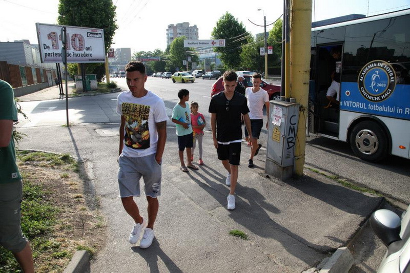 pe langa florin cernat l au luat si pe ciprian vasilache catalin anghel a revenit la fc viitorul galerie