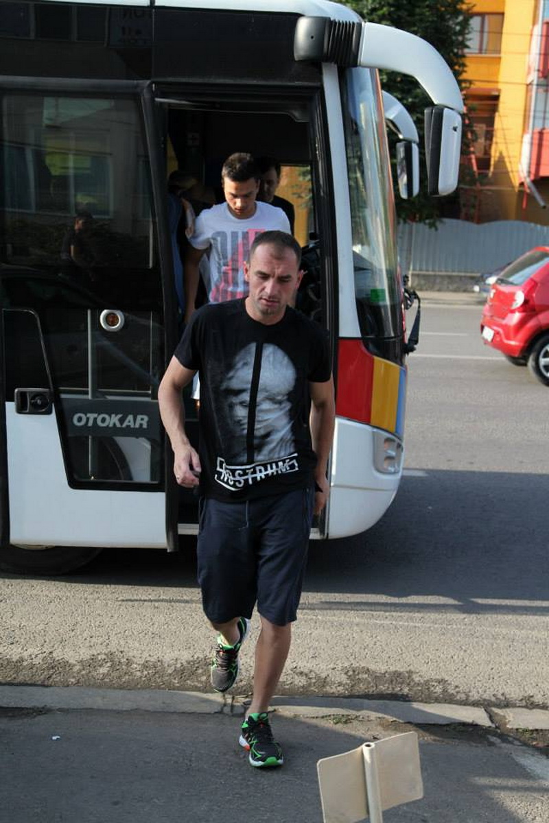 pe langa florin cernat l au luat si pe ciprian vasilache catalin anghel a revenit la fc viitorul galerie