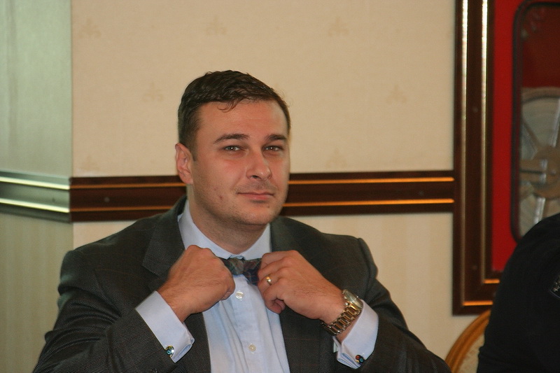 nimeni nu zboara peste hotare parlamentarii de constanta vacante in tara in hoteluri plutitoare galerie