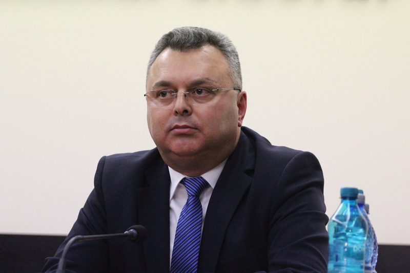nimeni nu zboara peste hotare parlamentarii de constanta vacante in tara in hoteluri plutitoare galerie