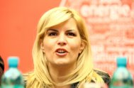 Supervizor.ro Elena Udrea a vândut o maşină “Porsche Cayenne Turbo”… pe care nu a avut-o niciodată