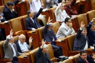 Ştiripesurse.ro Tupeu incredibil - Parlamentarii vor să-și majoreze iar pensiile  
