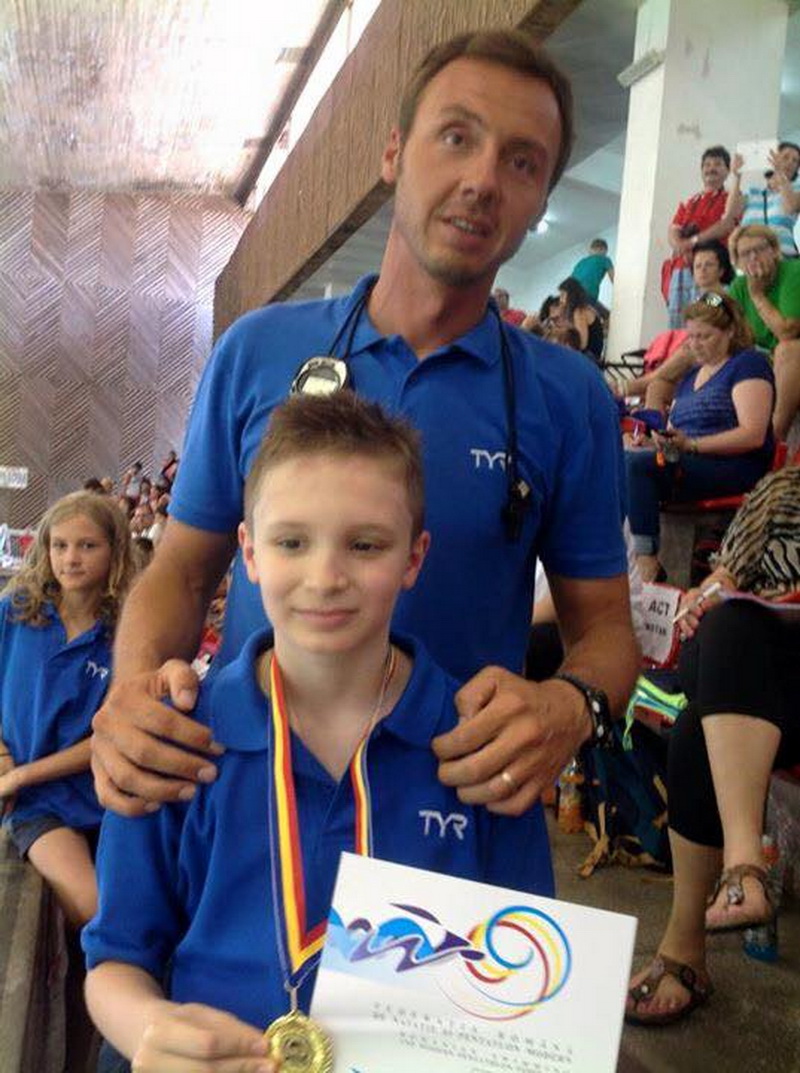 aur argint si bronz patrick dinu de la atena sport club constanta trei medalii la nationalele de inot