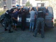 Una dintre călăuze avea marijuana Tranfugi irakieni, călăuziţi de trei bulgari, depistaţi la Negru Vodă (galerie foto)