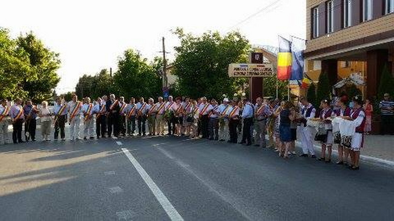 la cumpana unionistii basarabeni au fost primiti cu bratele deschise galerie foto 557246