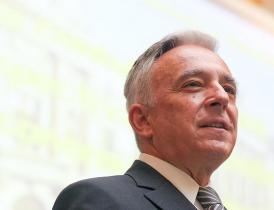 Mugur Isărescu ironizează infrastructura din România