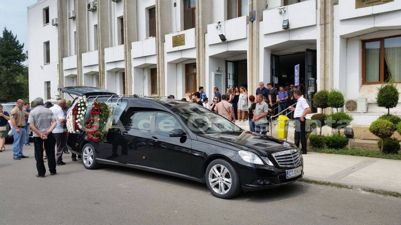 update 4 nicusor constantinescu la capataiul fostului sau coleg trupul neinsufletit al consilierului