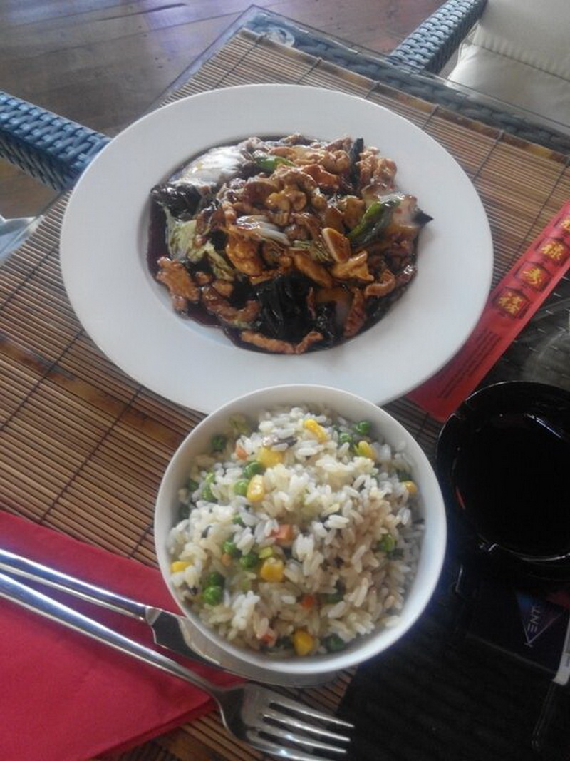 unul dintre asociati detine si la piazzetta yu ming coltul chinezesc din inima statiunii mamaia galerie