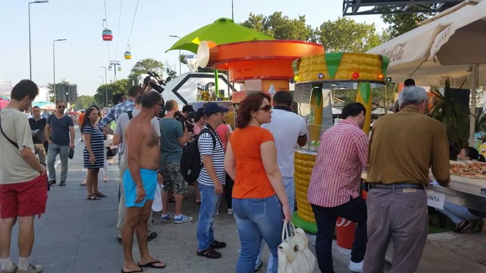 terasele din statiunea mamaia sunt controlate de primarie dsp dsv si itm galerie foto 559567 terasele din statiunea mamaia sunt controlate de primarie dsp dsv si itm galerie foto 559567