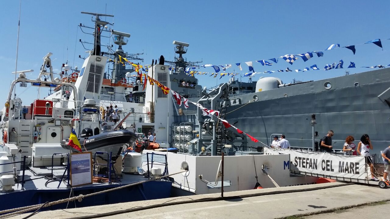 fotoreportaj fascinatie de ziua portilor deschise in dana militara a portului constanta galerie foto