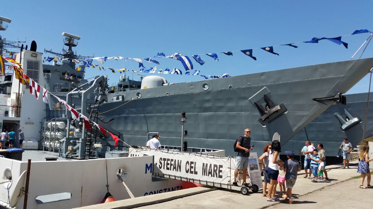 fotoreportaj fascinatie de ziua portilor deschise in dana militara a portului constanta galerie foto