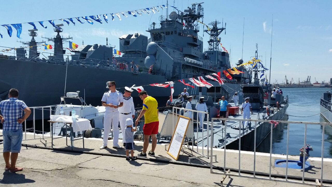 fotoreportaj fascinatie de ziua portilor deschise in dana militara a portului constanta galerie foto
