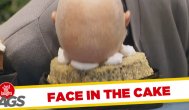 Funny video Un bătrânel îşi turteşte faţa în tort