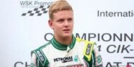 Mick Schumacher, pe urmele tatălui