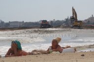FOTOREPORTAJ Pe plajele litoralului românesc se lucrează intens pentru înnisipare