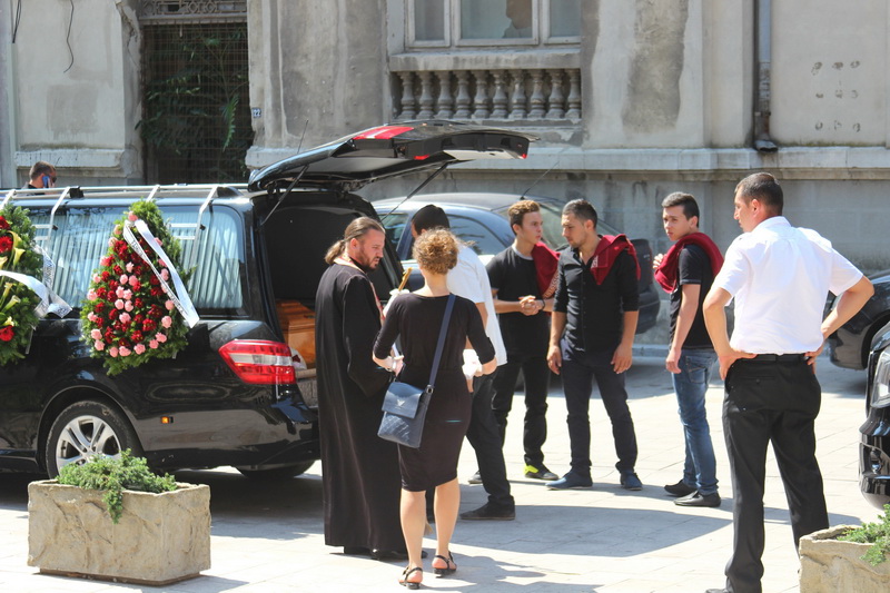 drum bun printre stele iulia oprea zeci de persoane si au luat ramas bun de la tanara calcata de un camion