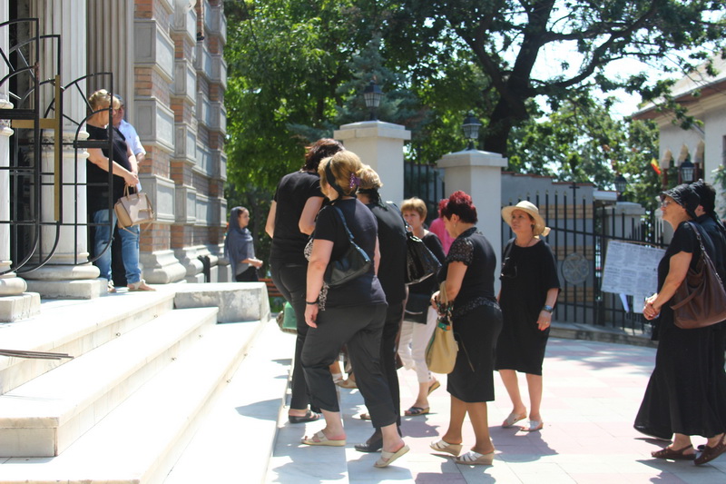 drum bun printre stele iulia oprea zeci de persoane si au luat ramas bun de la tanara calcata de un camion