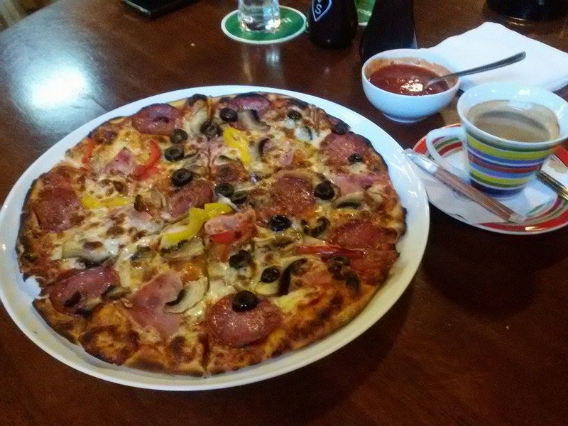 localul afaceristului oita bucur culture pub un loc cu mancare ieftina oferta la cafea si decor interesant