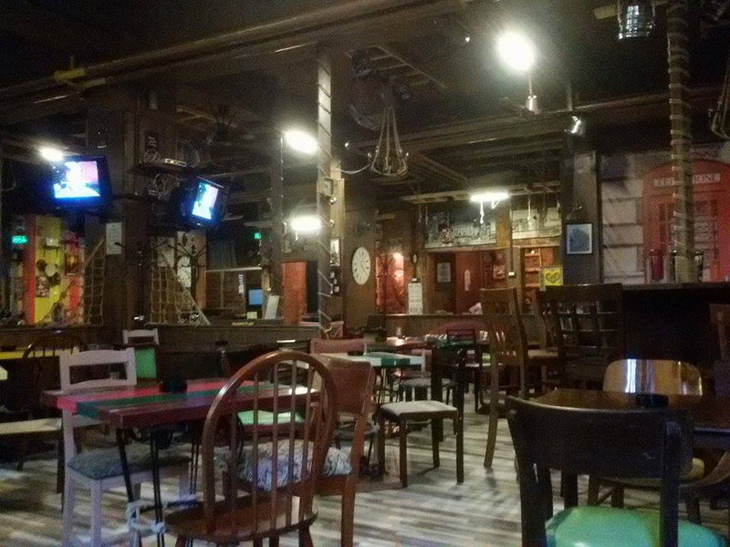 localul afaceristului oita bucur culture pub un loc cu mancare ieftina oferta la cafea si decor interesant