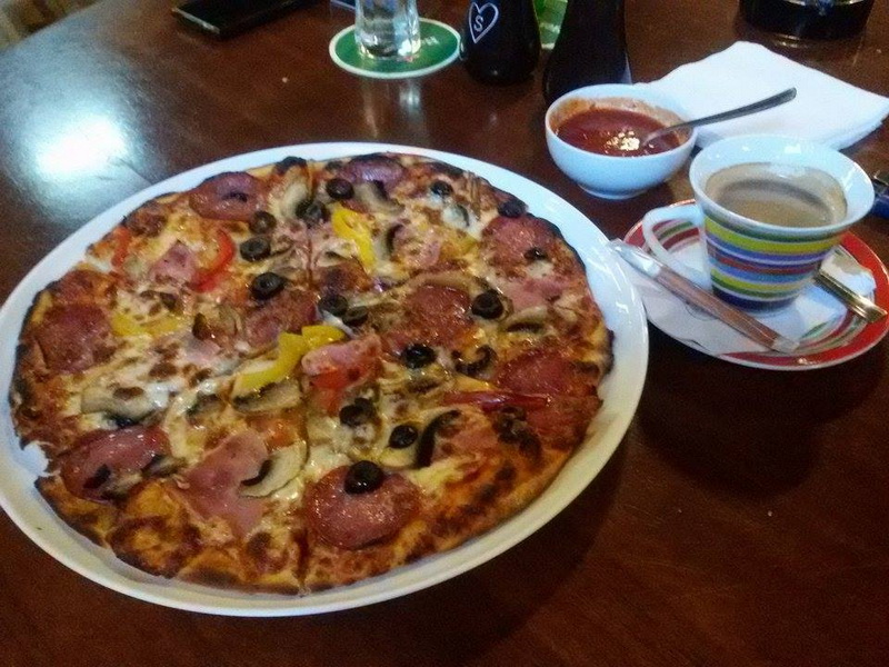 localul afaceristului oita bucur culture pub un loc cu mancare ieftina oferta la cafea si decor interesant