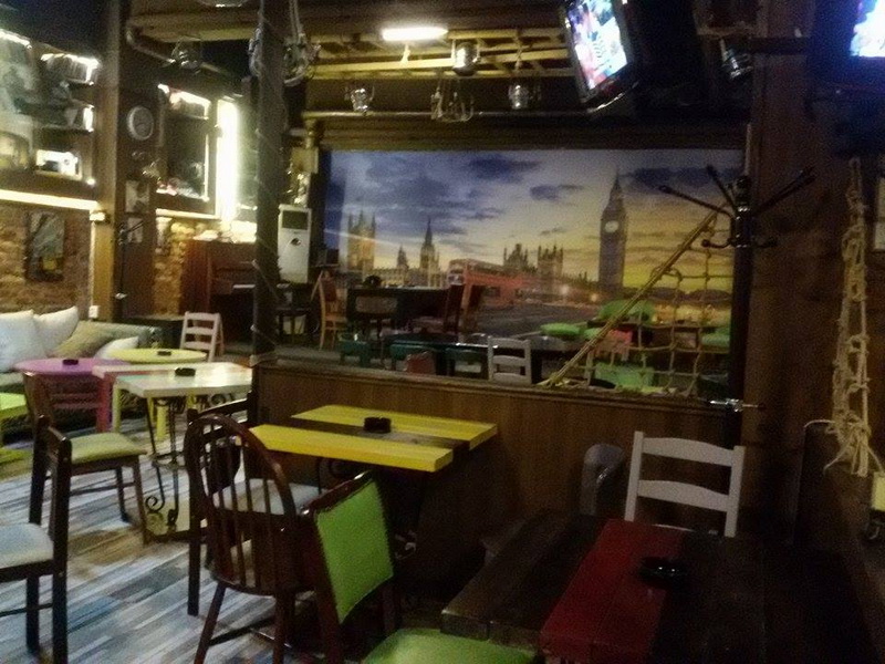 localul afaceristului oita bucur culture pub un loc cu mancare ieftina oferta la cafea si decor interesant