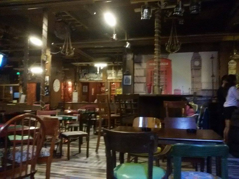 localul afaceristului oita bucur culture pub un loc cu mancare ieftina oferta la cafea si decor interesant