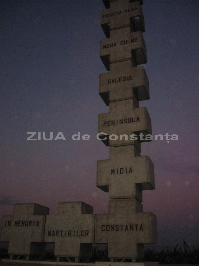 aici am rupt cu dintii din tarana 15 ani de la sfintire monumentul memorial de la poarta alba o coloana