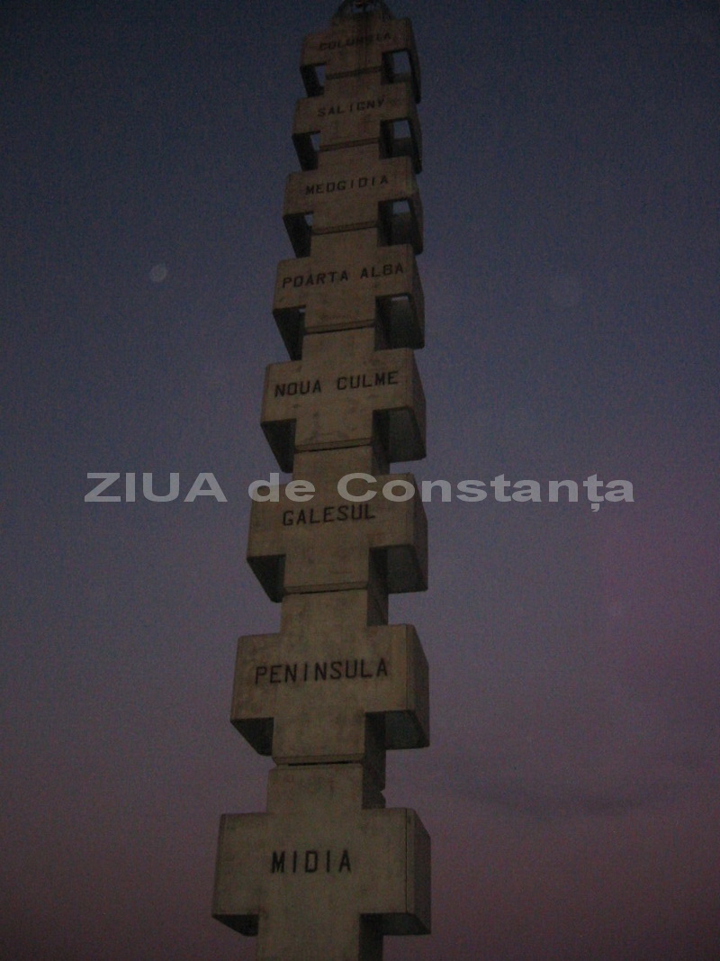 aici am rupt cu dintii din tarana 15 ani de la sfintire monumentul memorial de la poarta alba o coloana