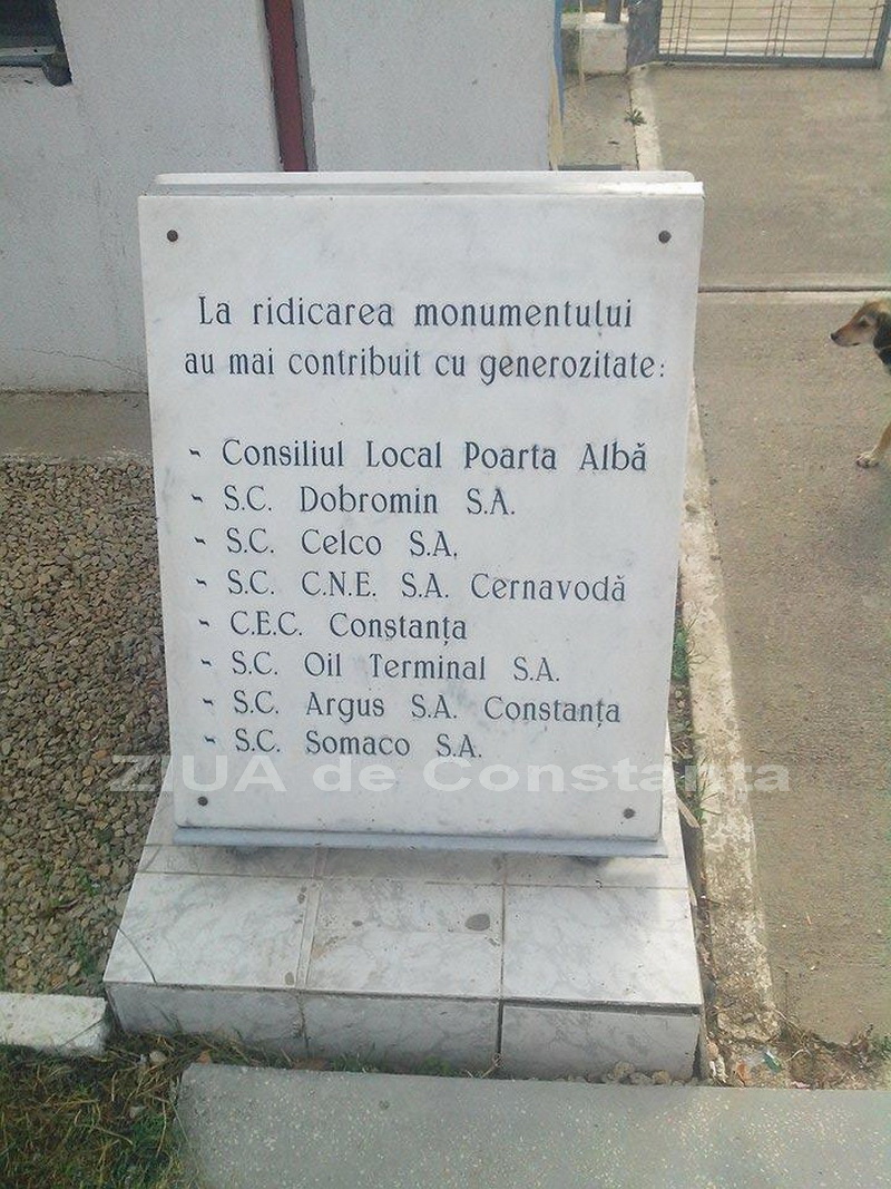 aici am rupt cu dintii din tarana 15 ani de la sfintire monumentul memorial de la poarta alba o coloana