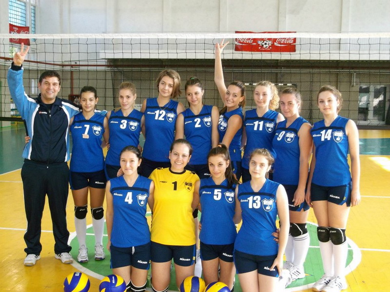 sandra sonia e voleibalista la slen 90 medgidia fiica fostului fotbalist marius axinciuc sefa de promotie