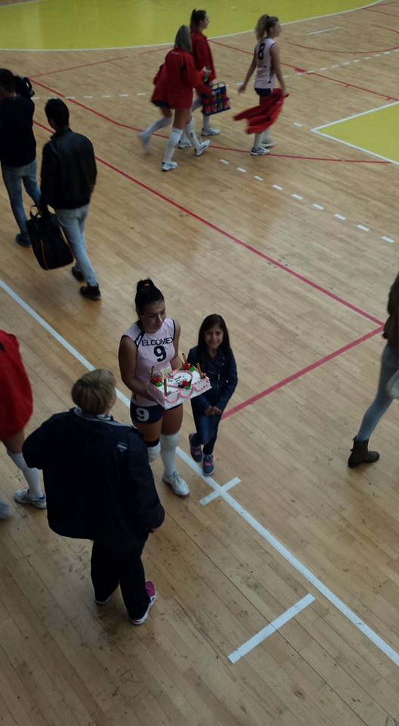sandra sonia e voleibalista la slen 90 medgidia fiica fostului fotbalist marius axinciuc sefa de promotie