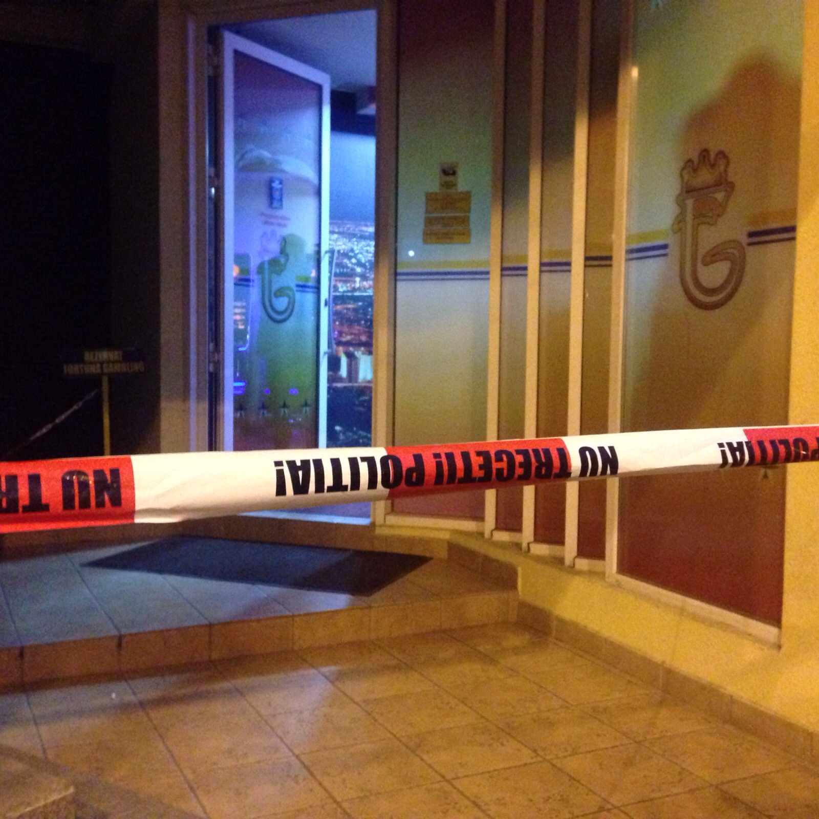jaf la o casa de pariuri din constanta un barbat ar fi amenintat o pe operatoare si ar fi fugit cu 12