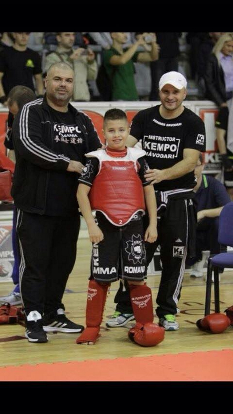 medalie de aur la cupa shin dojo adrian rosca de la cs bogdan ciubotariu doua victorii prin ko si una