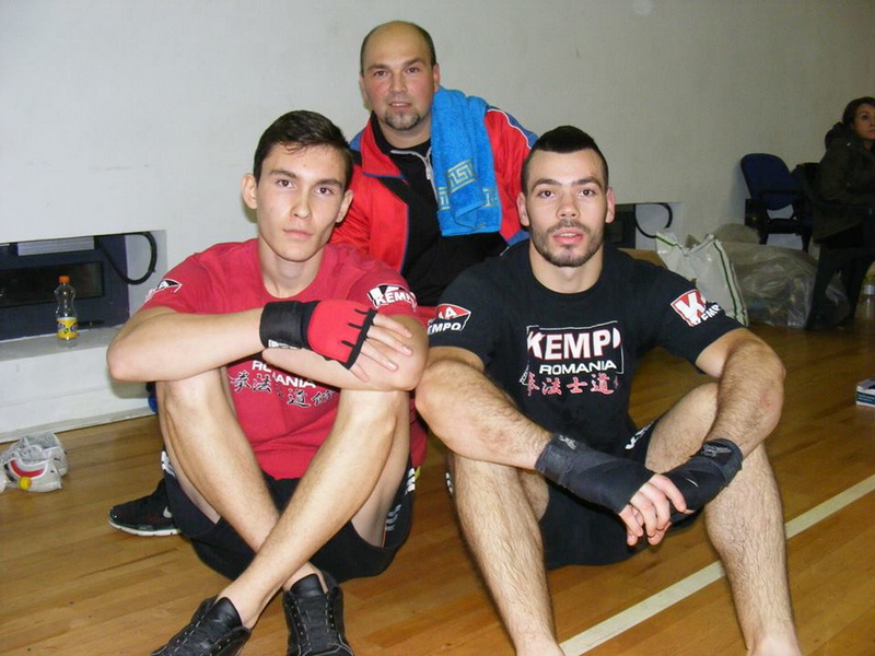 medalie de aur la cupa shin dojo adrian rosca de la cs bogdan ciubotariu doua victorii prin ko si una
