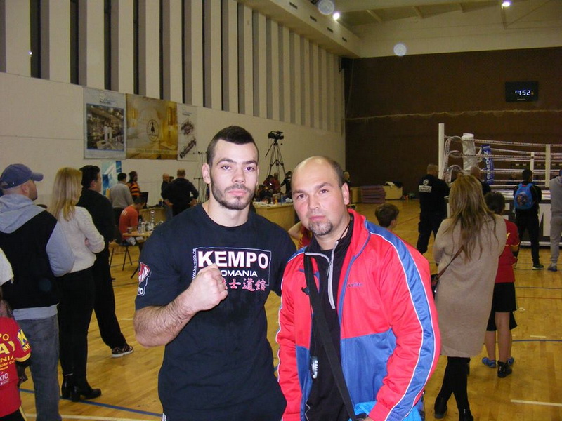 medalie de aur la cupa shin dojo adrian rosca de la cs bogdan ciubotariu doua victorii prin ko si una