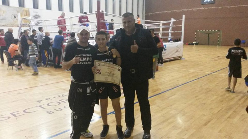 medalie de aur la cupa shin dojo adrian rosca de la cs bogdan ciubotariu doua victorii prin ko si una