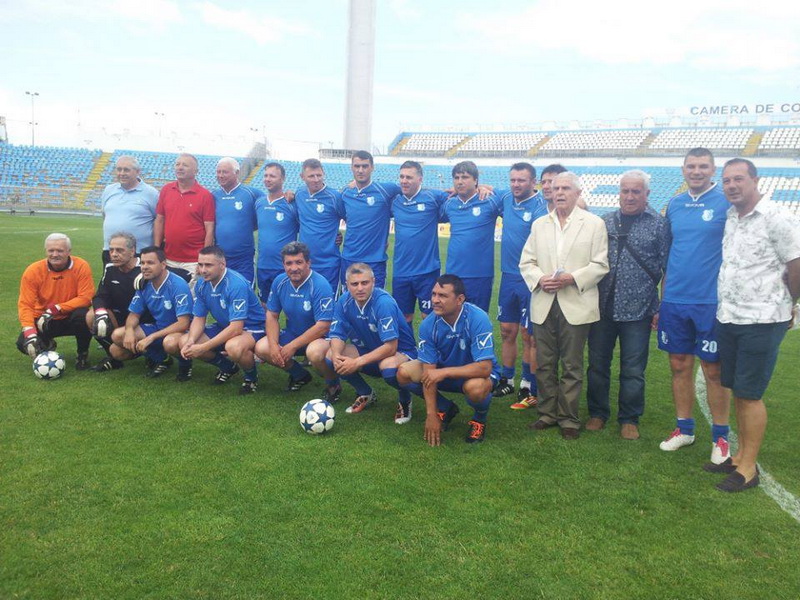 pe teren cu madjer magalhaes si vitor baia mihai stere fost la farul constanta a infruntat vedetele lui