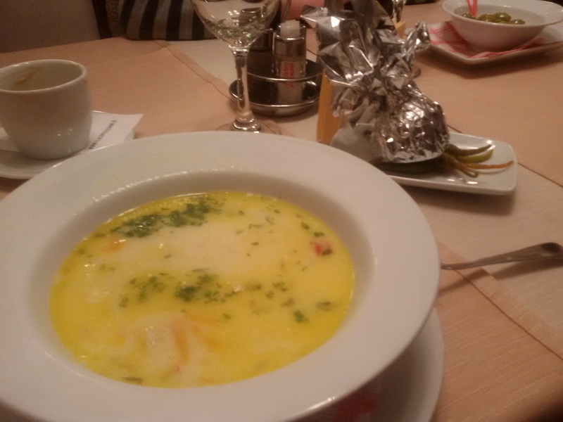 restaurantul marco polo un local decorat cu pretentii si cu un meniu imens galerie foto 572300