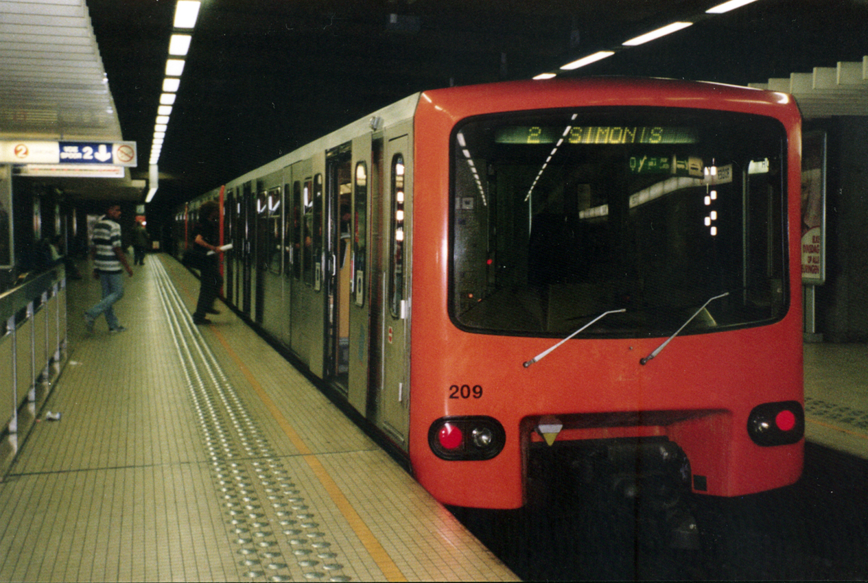 A început scoaterea metroului blocat în depoul Metrorex din Berceni